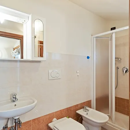 Casa Di Luca Apartment *